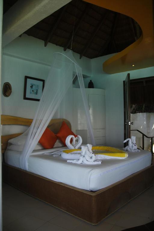 Boracay West Cove Resort 4*