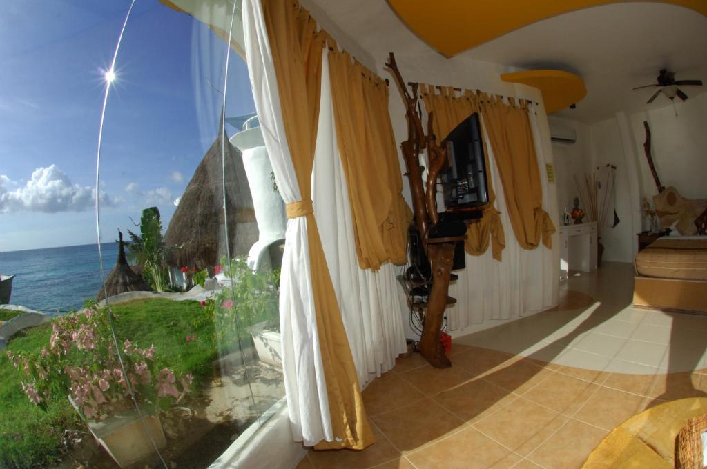 Boracay West Cove Resort 4*