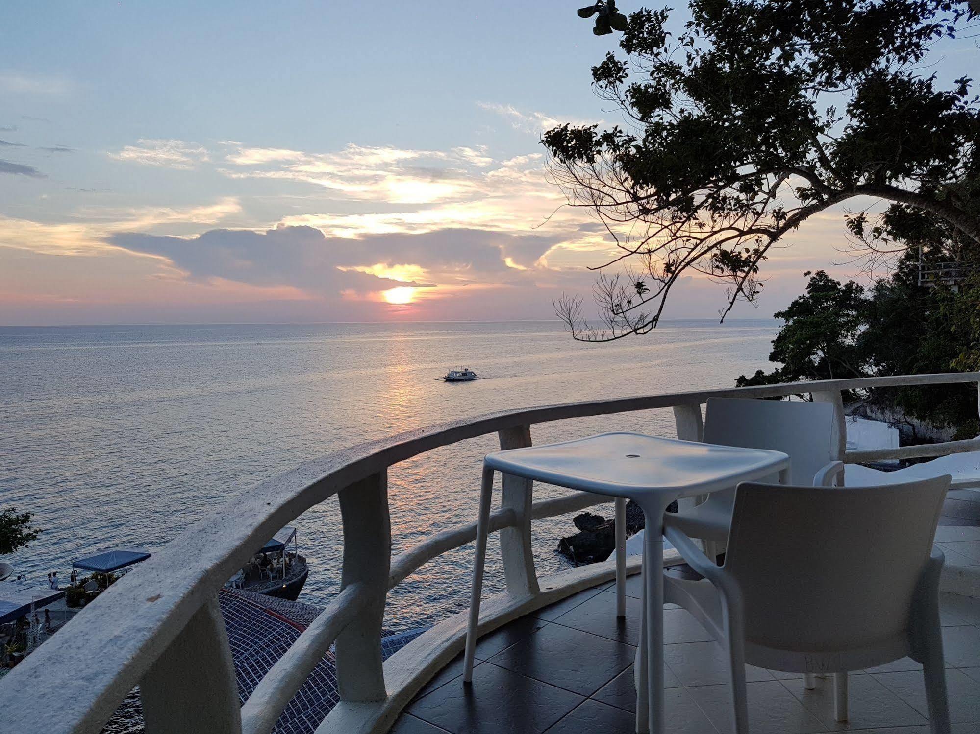 Resort Boracay West Cove 4*